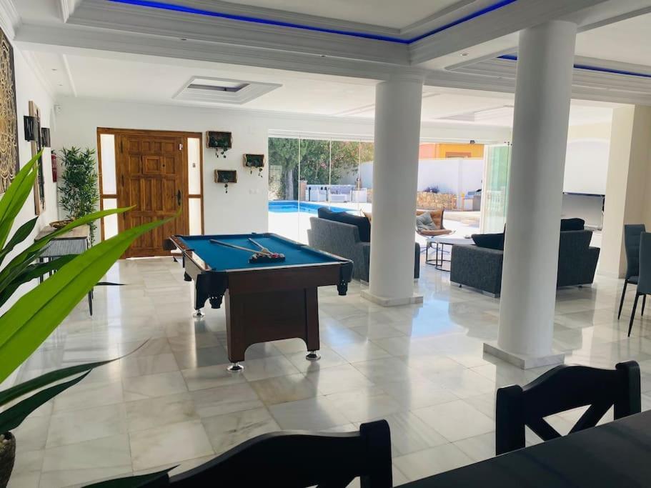 Sunny Mijas With Large Pool Free Parking Feriehus
